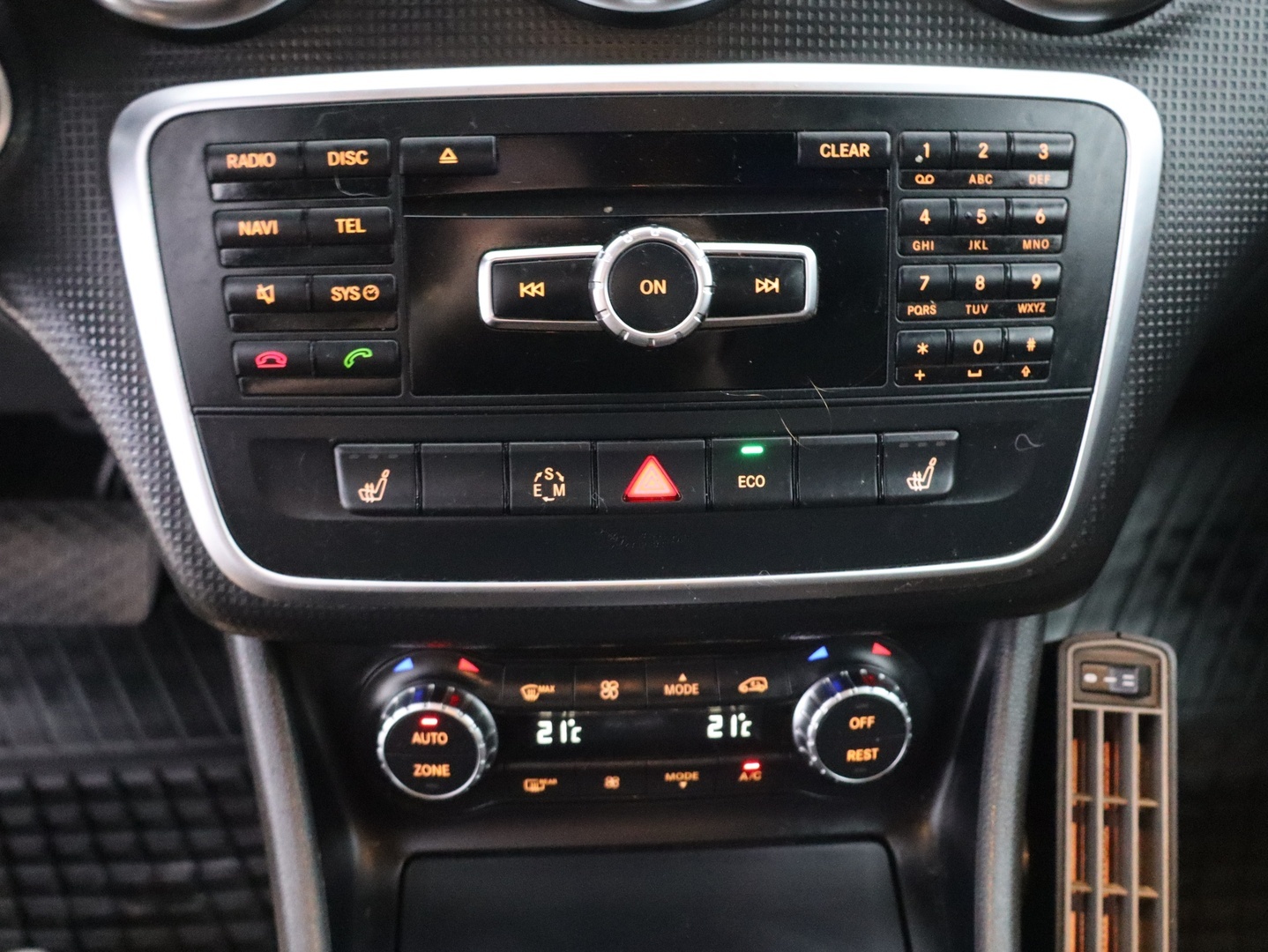 MERCEDES-BENZ A 2014