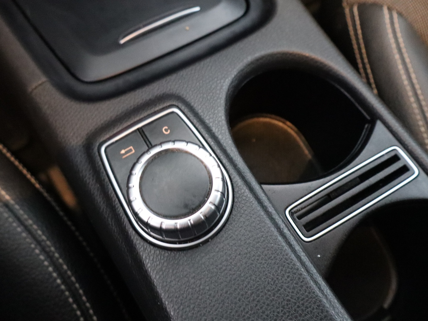MERCEDES-BENZ A 2014