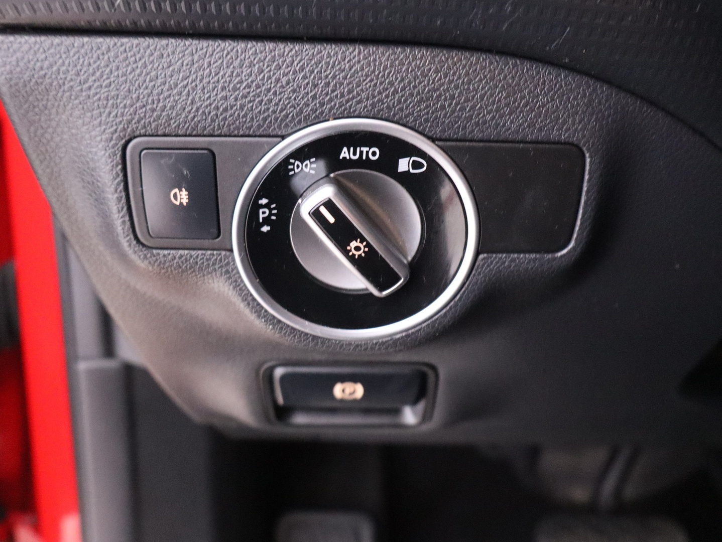 MERCEDES-BENZ A 2014