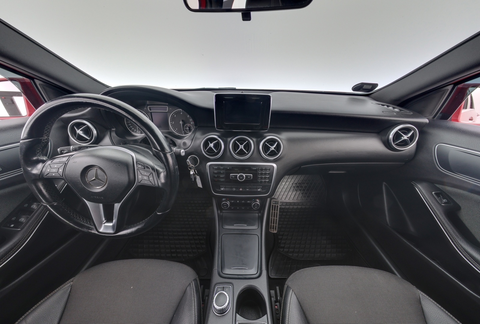 MERCEDES-BENZ A 2014
