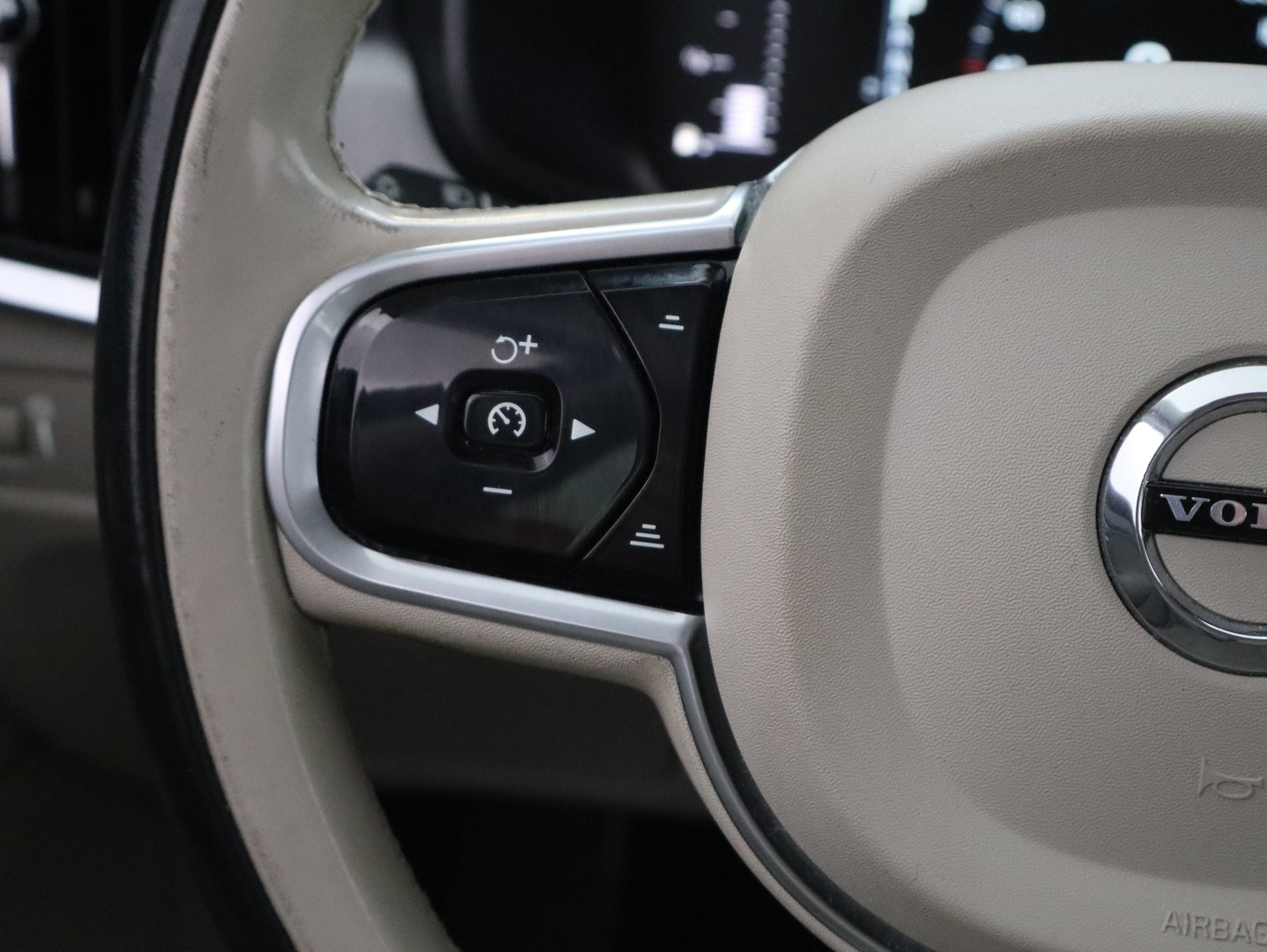 VOLVO V90 2017