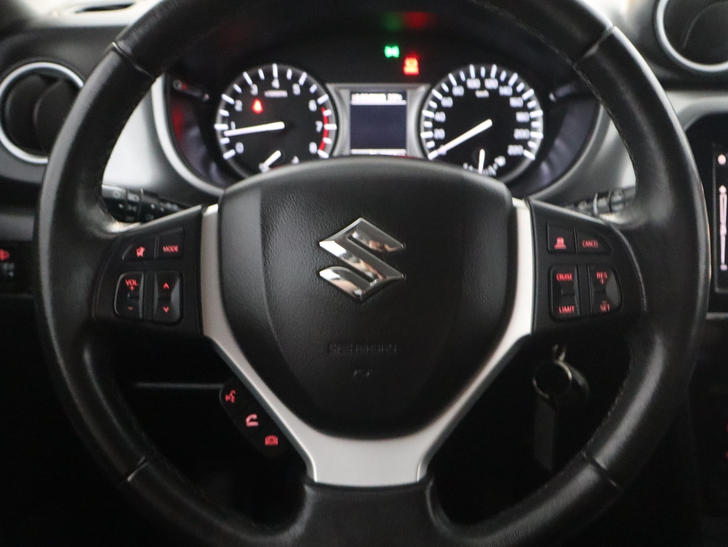 SUZUKI Vitara 2015