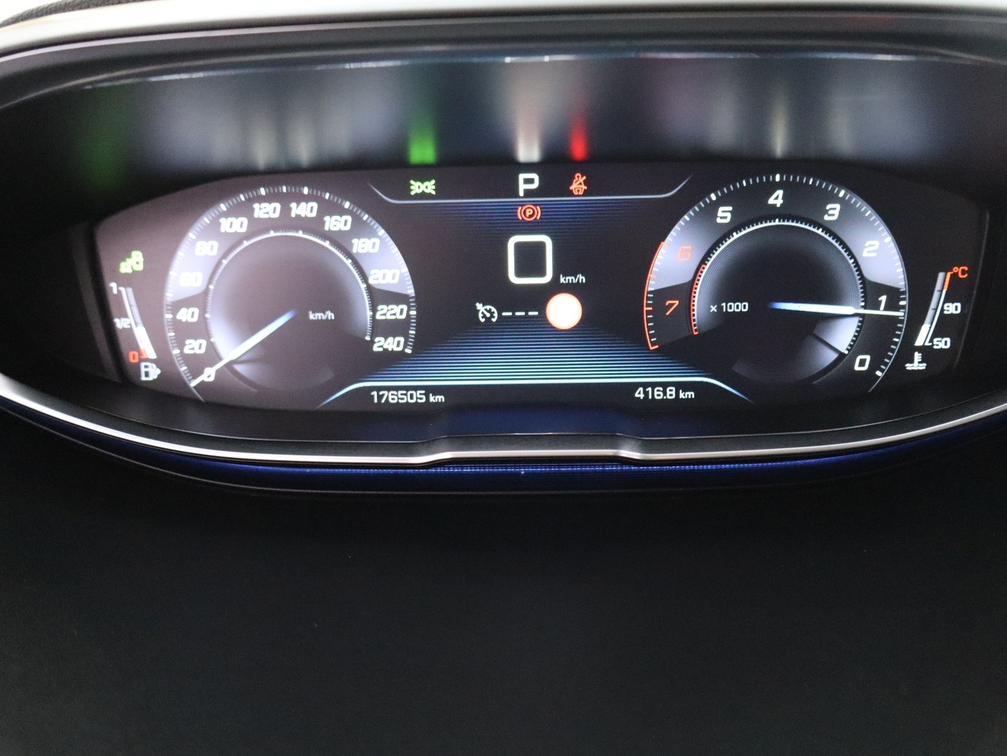 PEUGEOT 3008 10