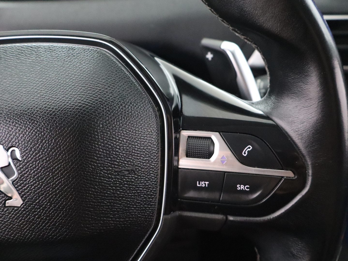 PEUGEOT 3008 13