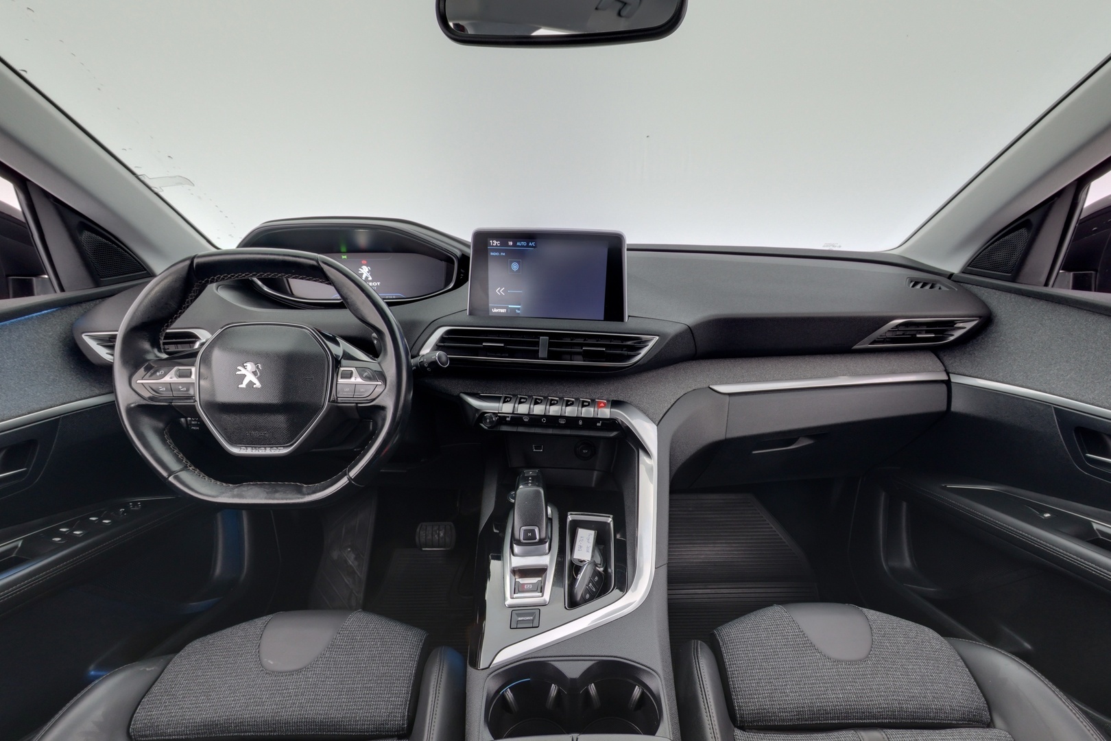 PEUGEOT 3008 7