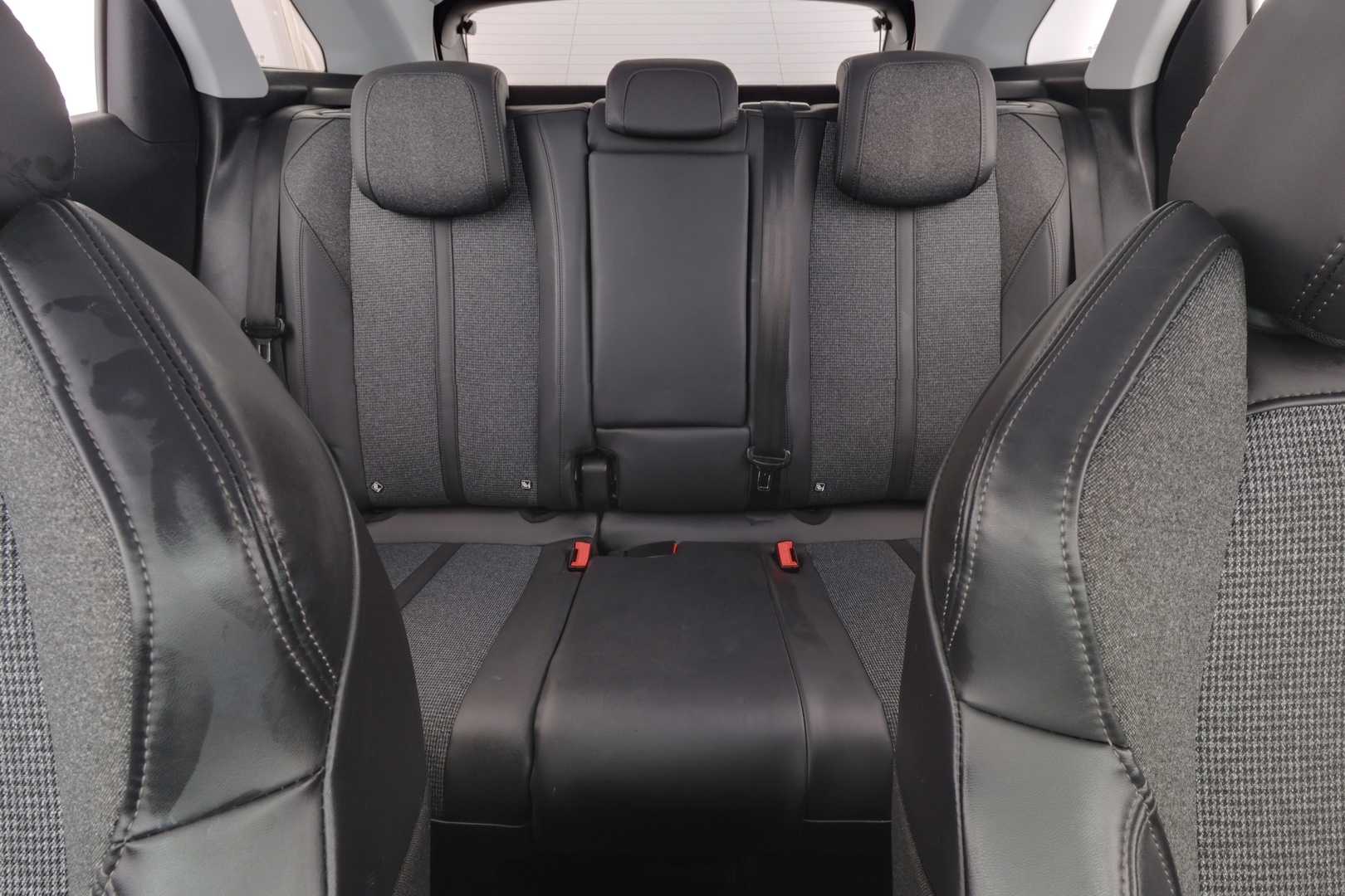 PEUGEOT 3008 8