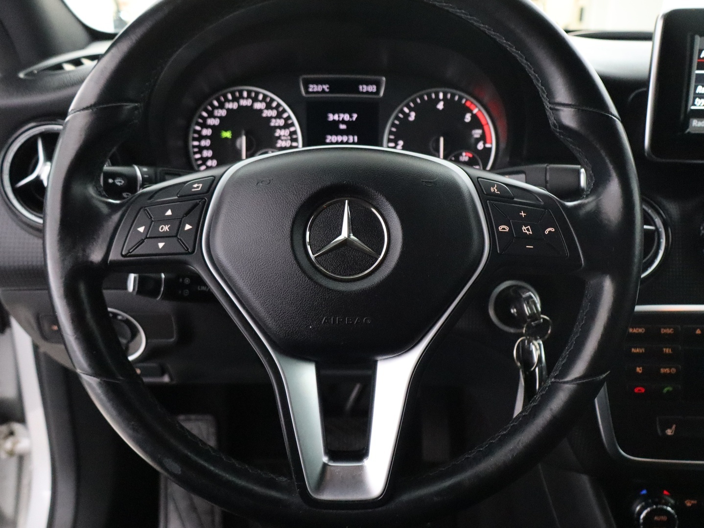 MERCEDES-BENZ A 2013