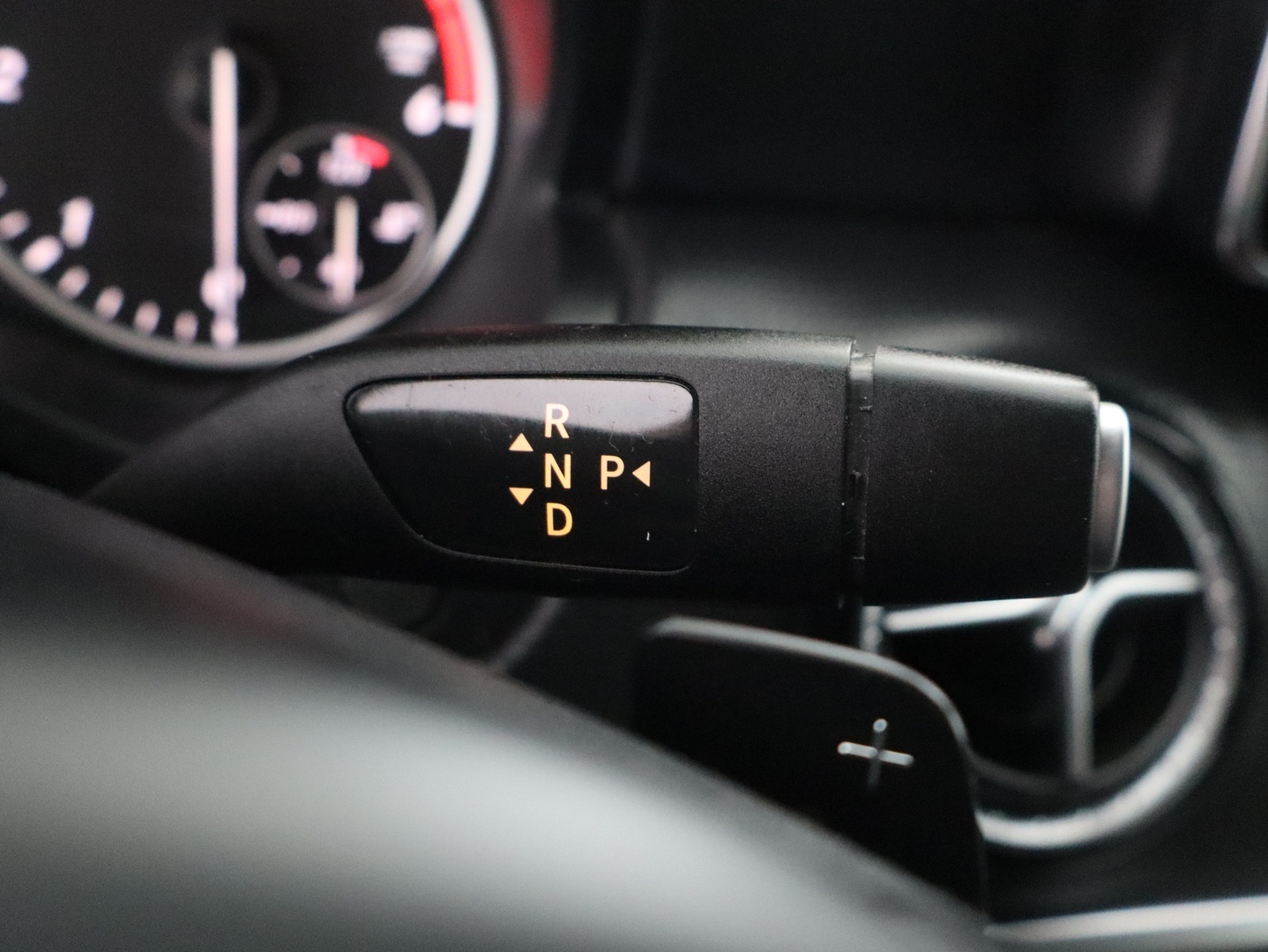 MERCEDES-BENZ A 2013