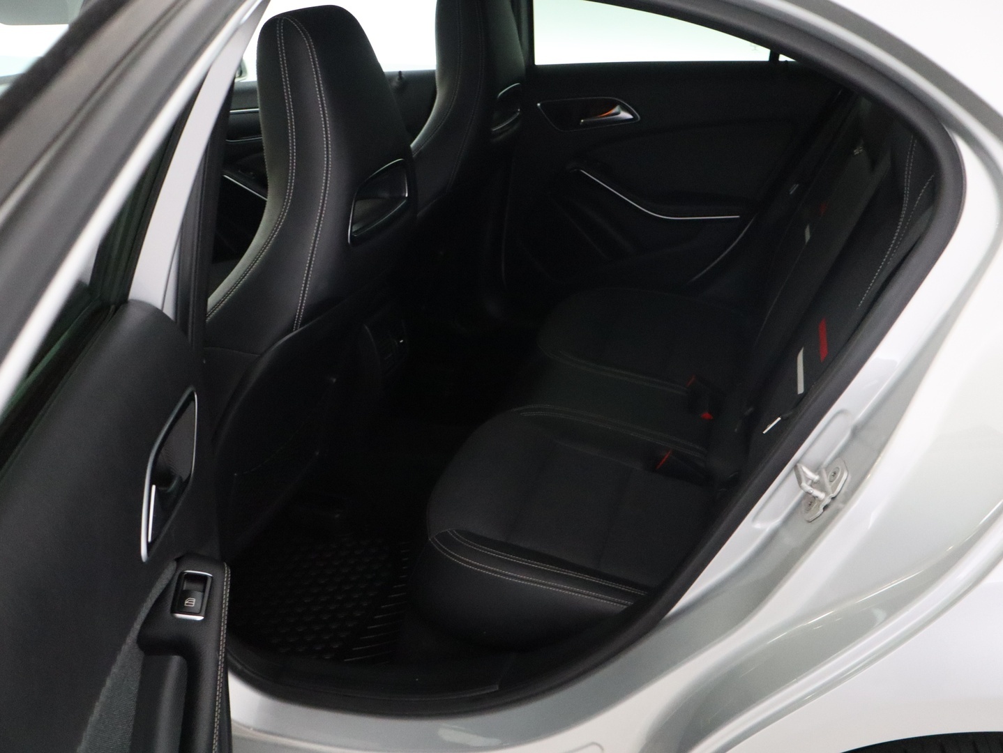 MERCEDES-BENZ A 2013