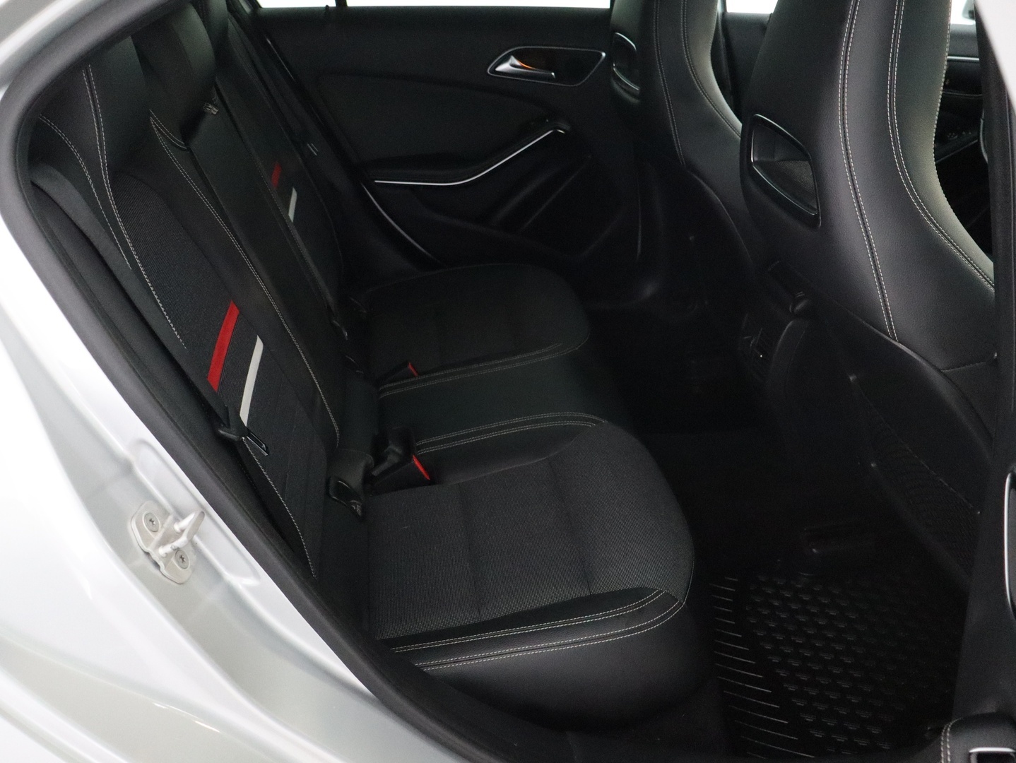 MERCEDES-BENZ A 2013