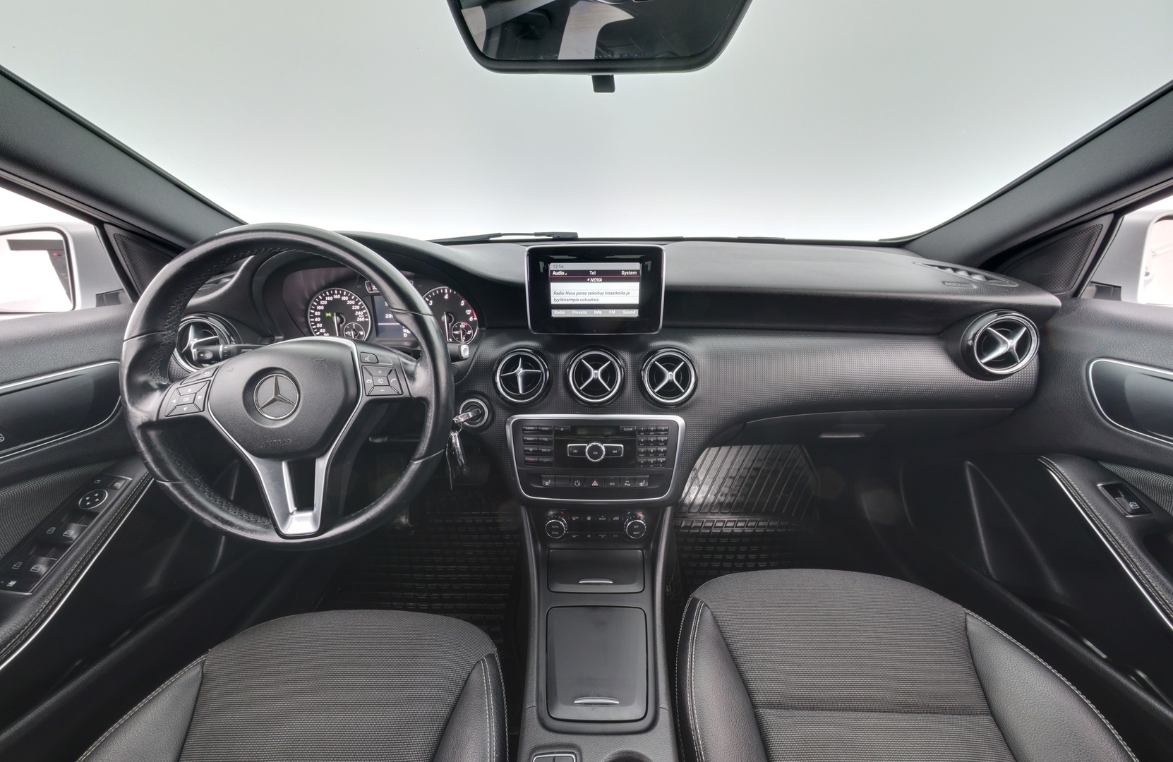 MERCEDES-BENZ A 2013