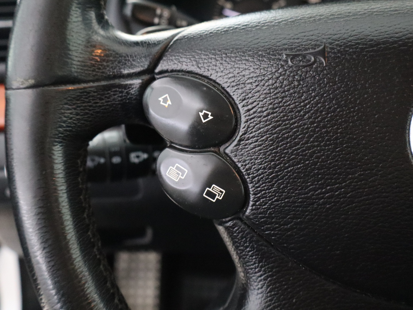 MERCEDES-BENZ E 2007