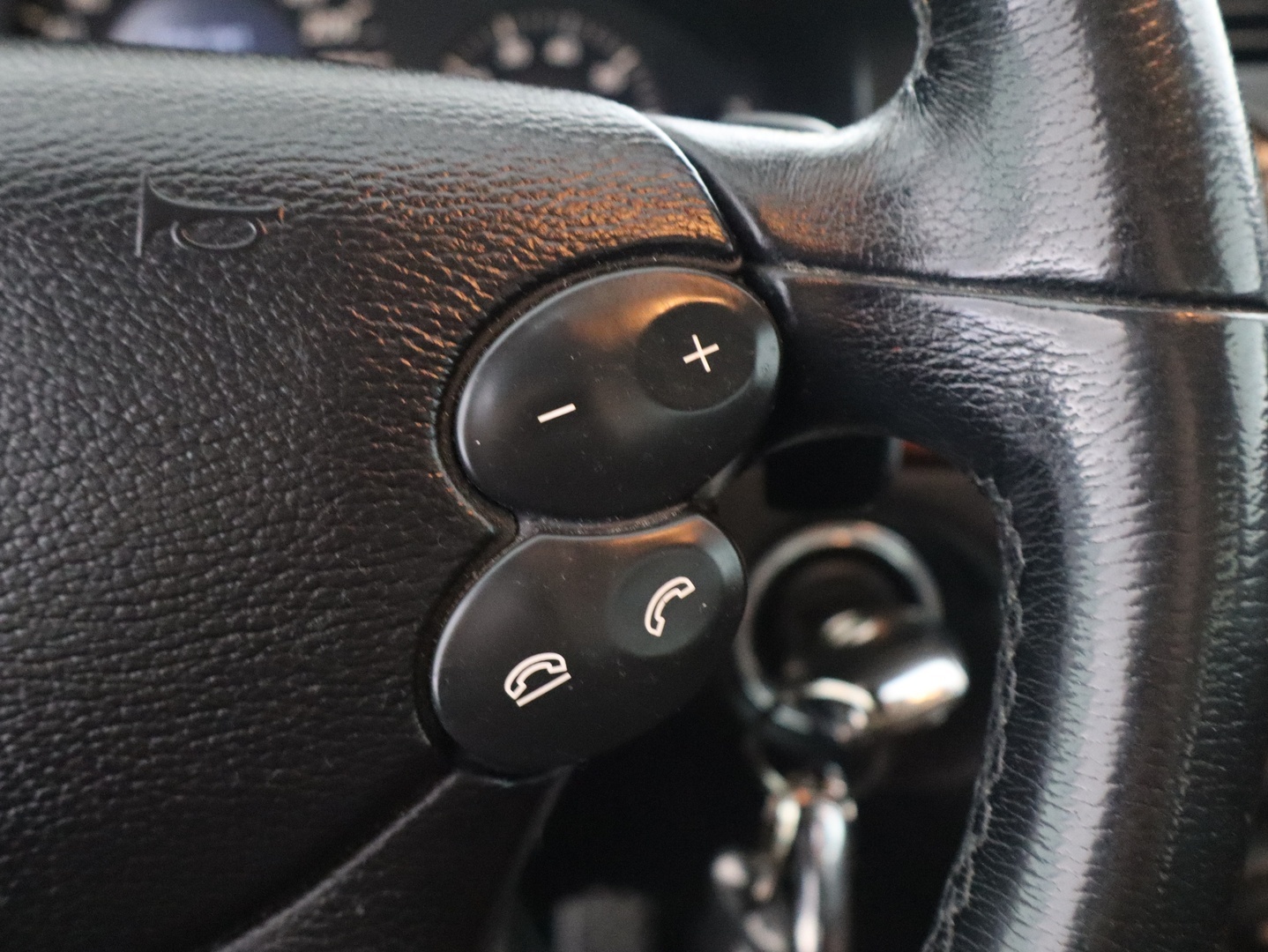 MERCEDES-BENZ E 2007