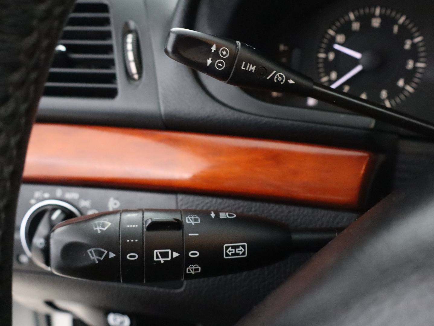 MERCEDES-BENZ E 2007