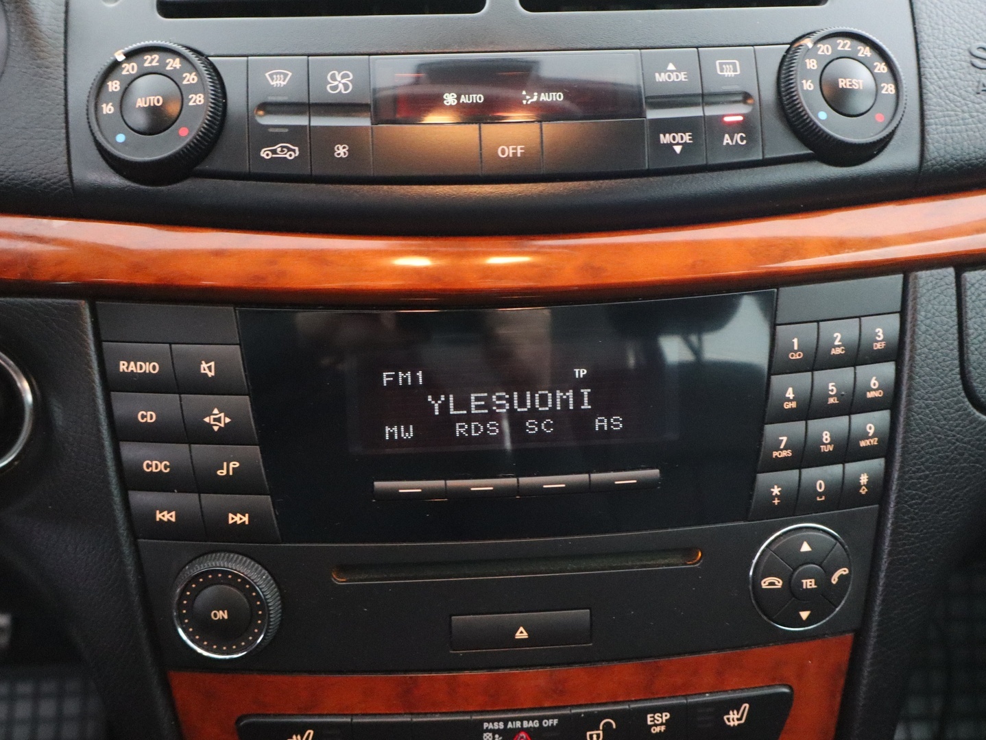 MERCEDES-BENZ E 2007