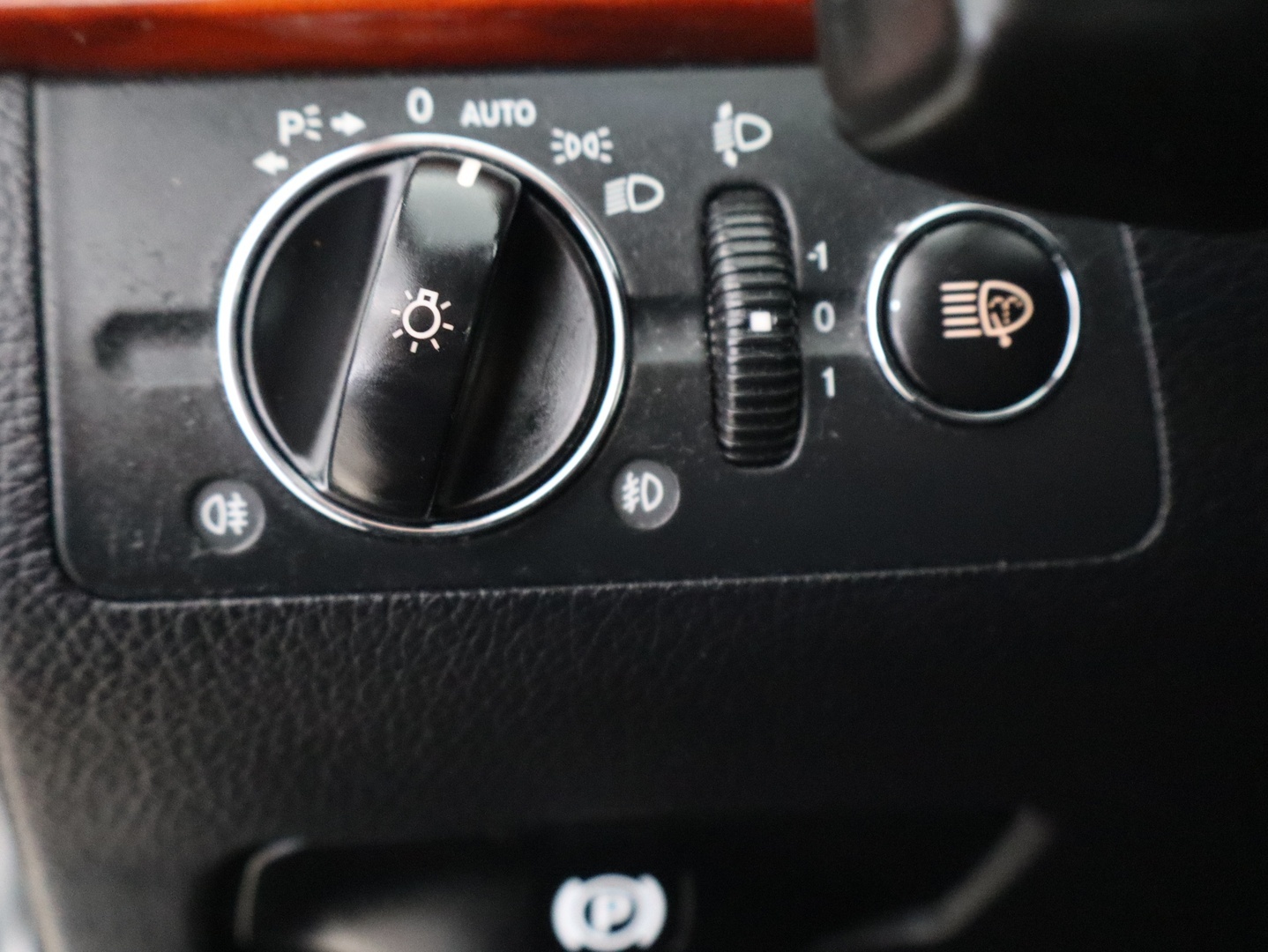 MERCEDES-BENZ E 2007