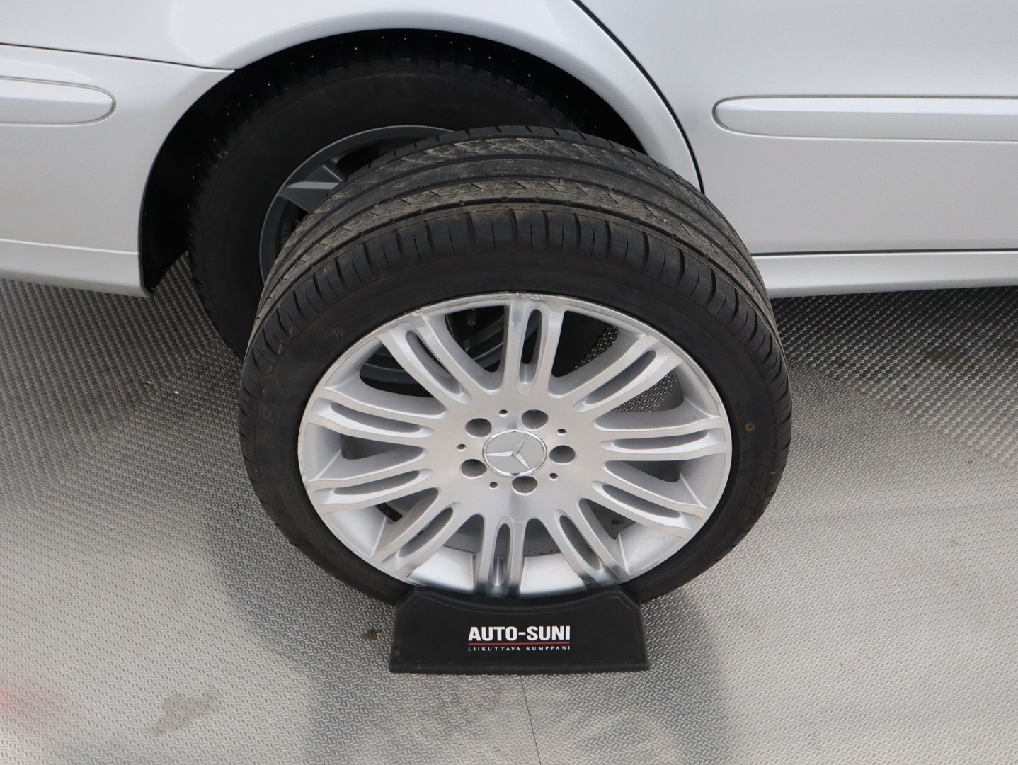 MERCEDES-BENZ E 2007