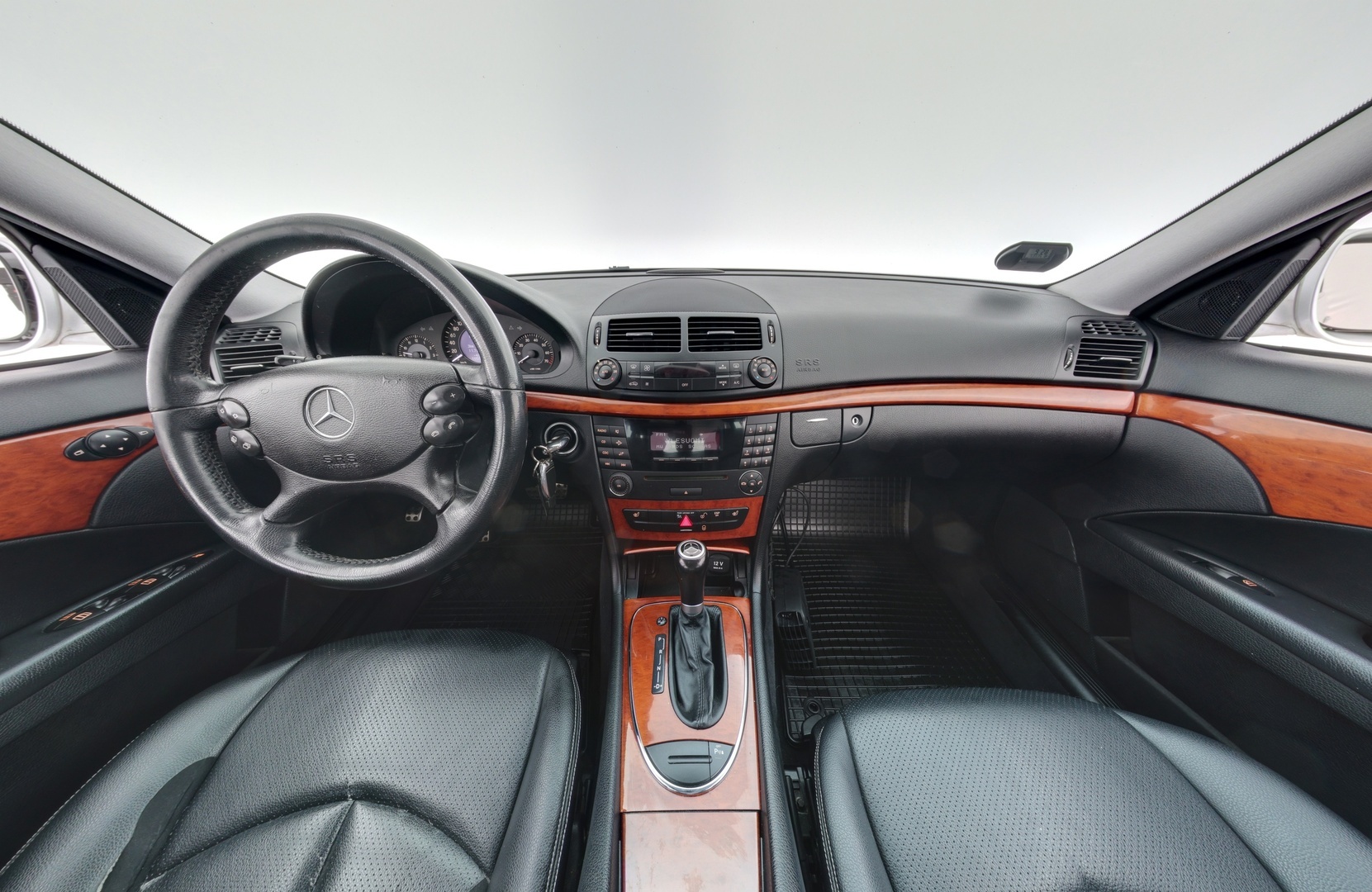 MERCEDES-BENZ E 2007