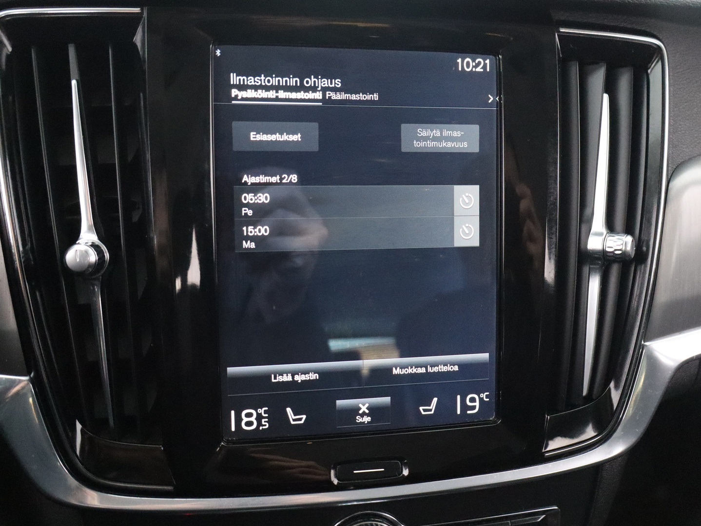 VOLVO V90 19