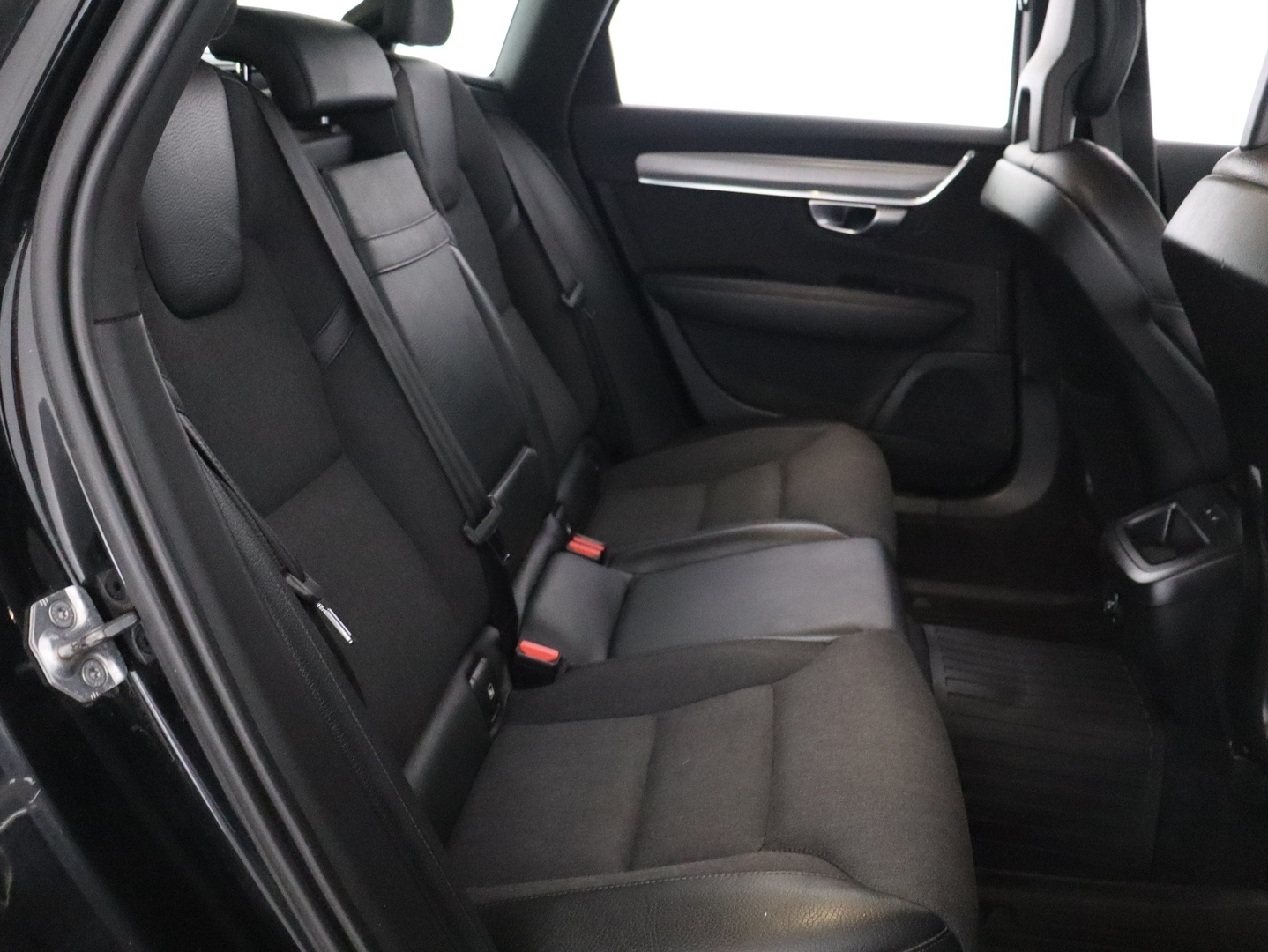 VOLVO V90 24