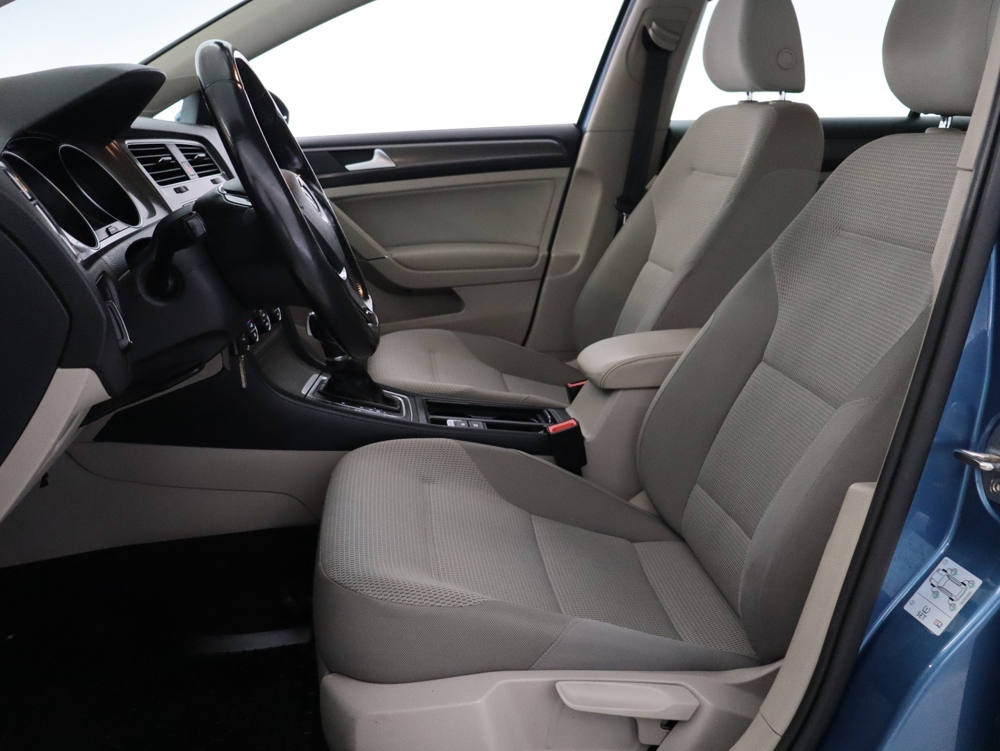 VOLKSWAGEN Golf 2013