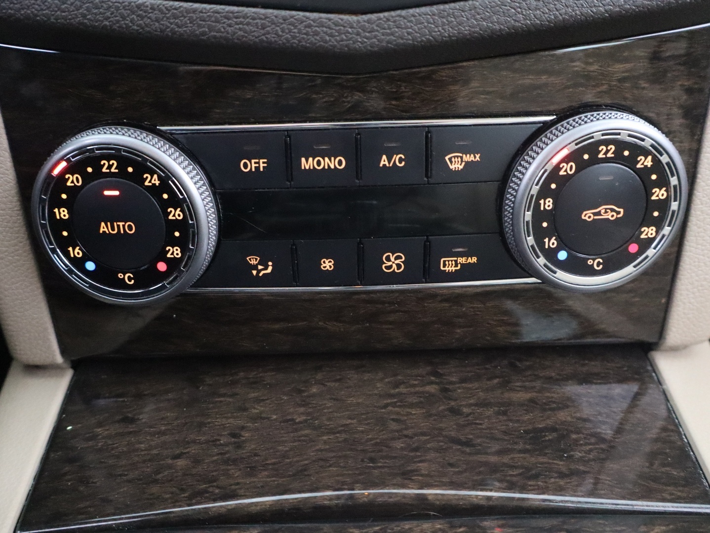 MERCEDES-BENZ C 2008