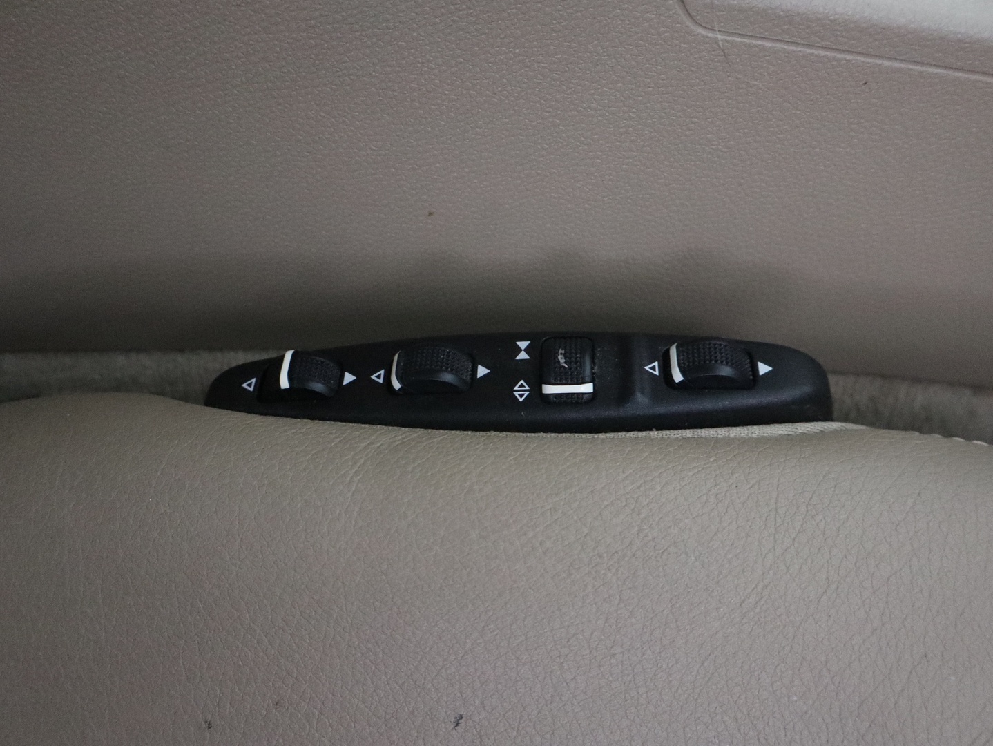 MERCEDES-BENZ C 2008