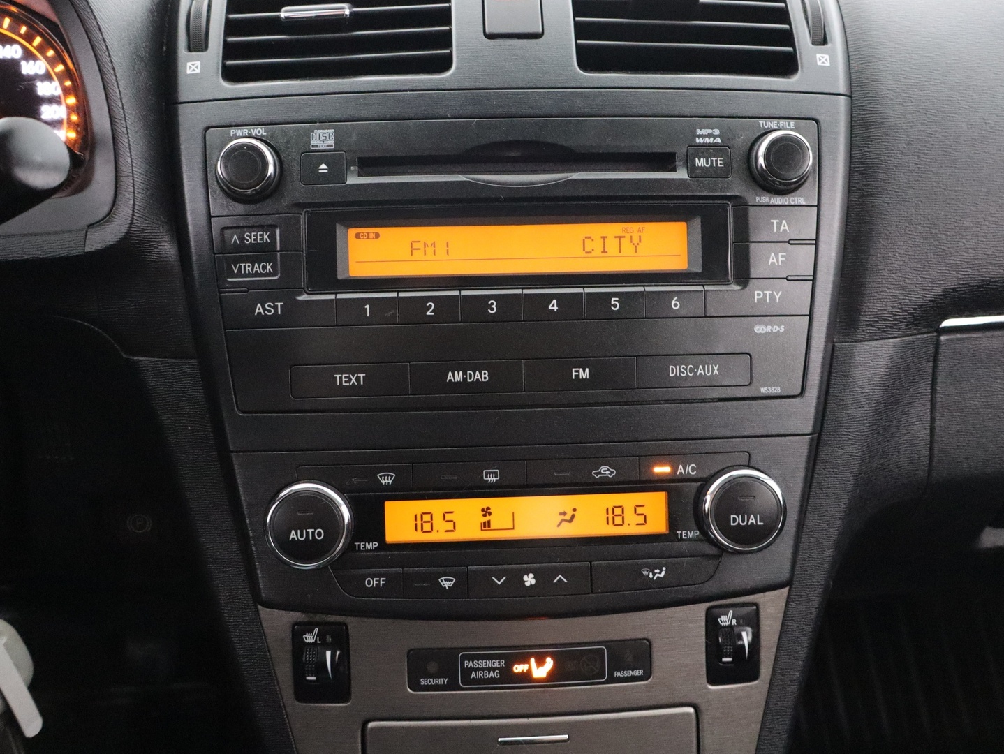 TOYOTA Avensis 17