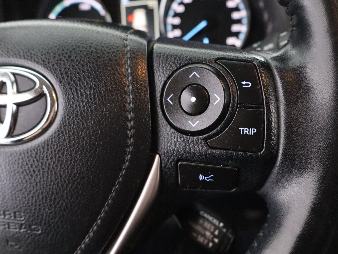 TOYOTA RAV4 2018