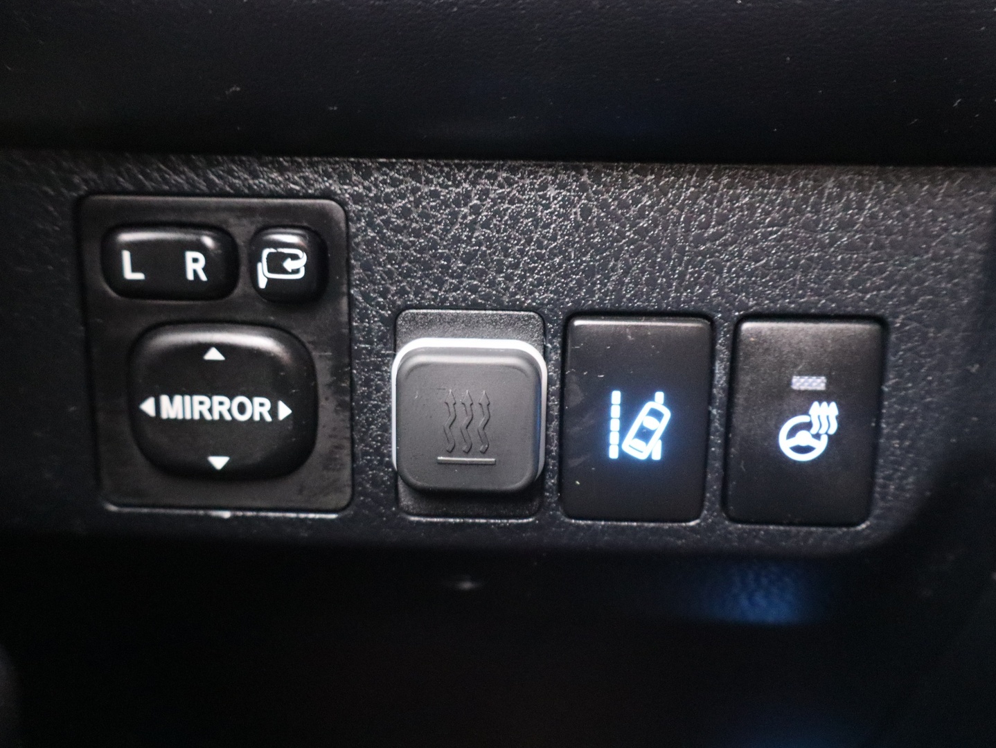 TOYOTA RAV4 2018