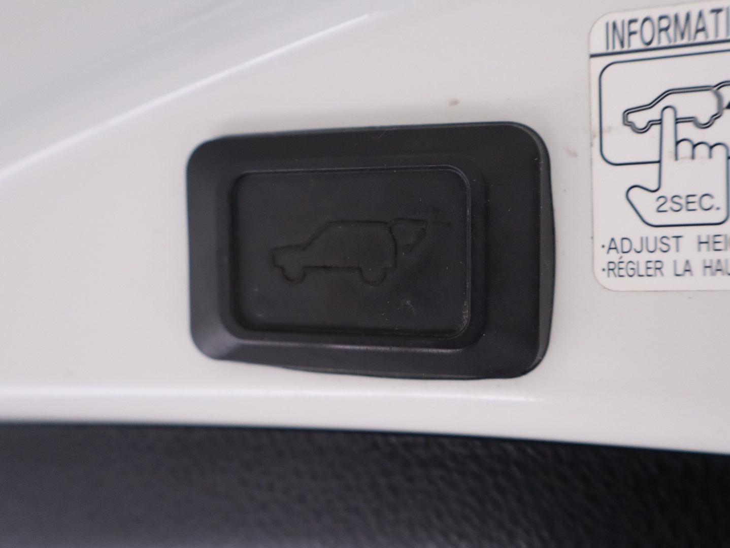 TOYOTA RAV4 2018