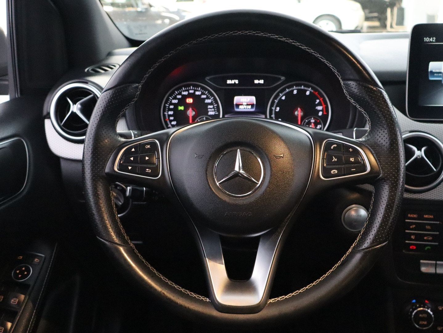 MERCEDES-BENZ B 2018