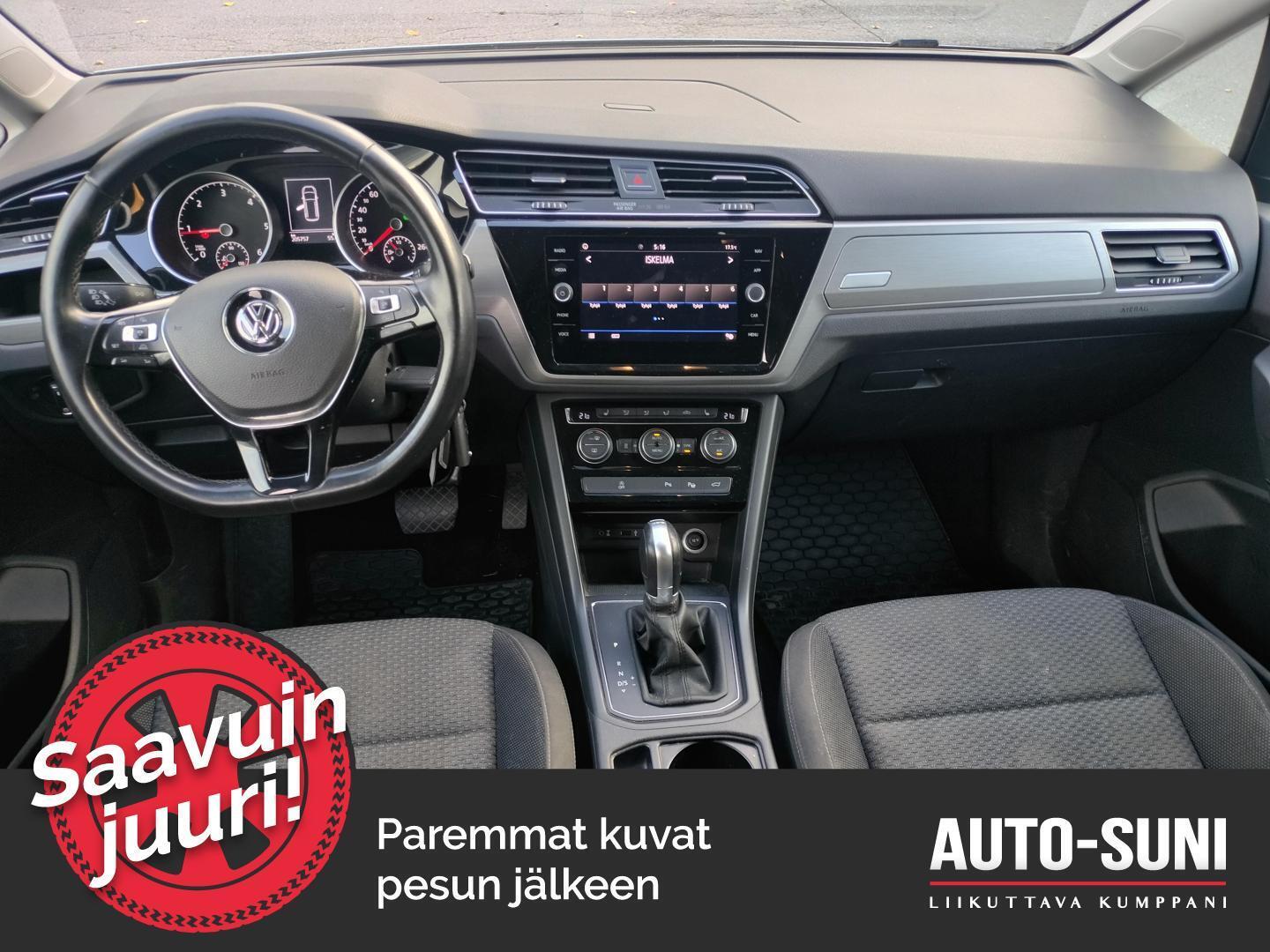 VOLKSWAGEN Touran 2018