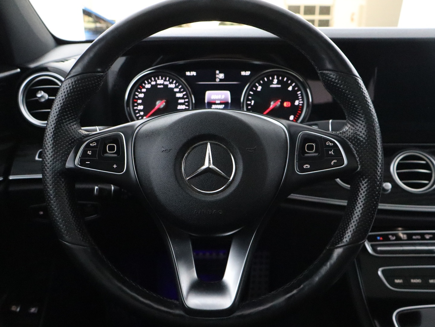 MERCEDES-BENZ E 2017