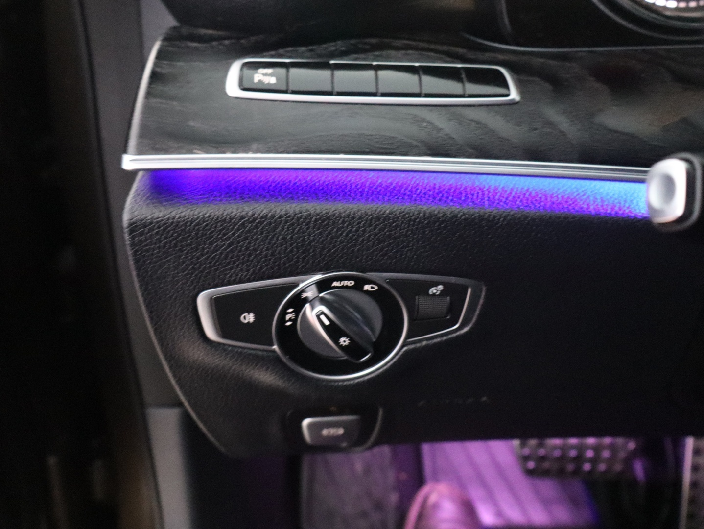 MERCEDES-BENZ E 2017