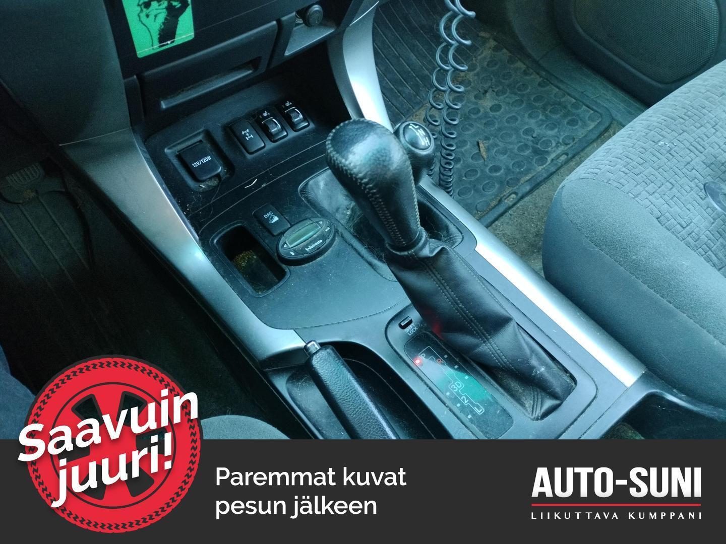 TOYOTA Land Cruiser 2004