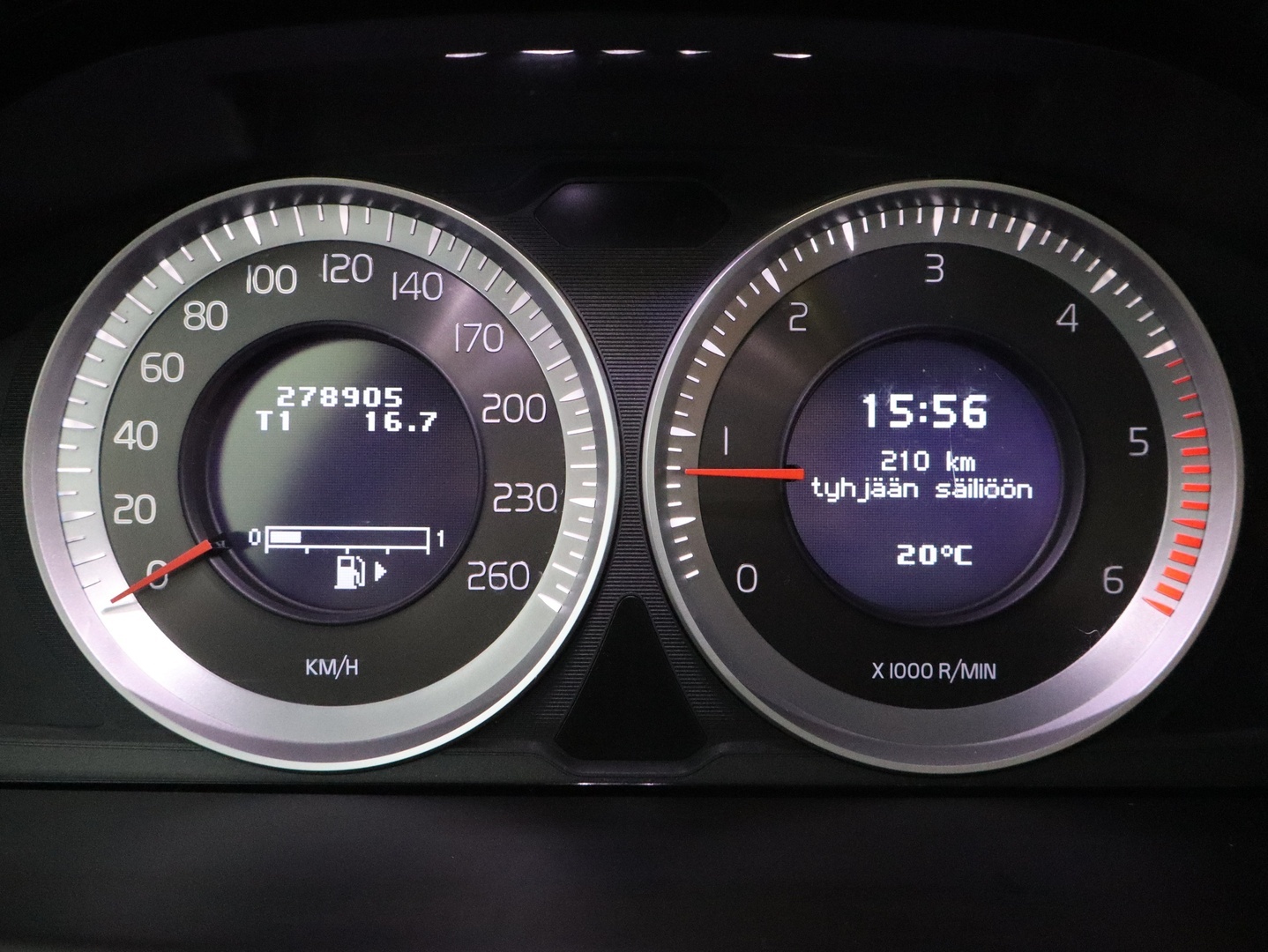 VOLVO V70 2013