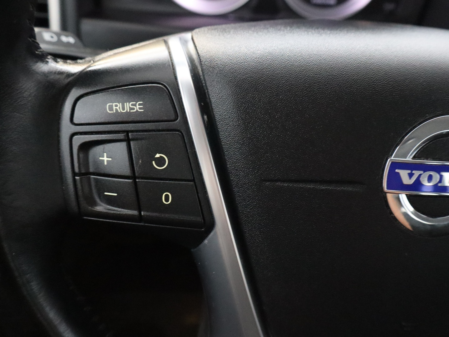 VOLVO V70 2013