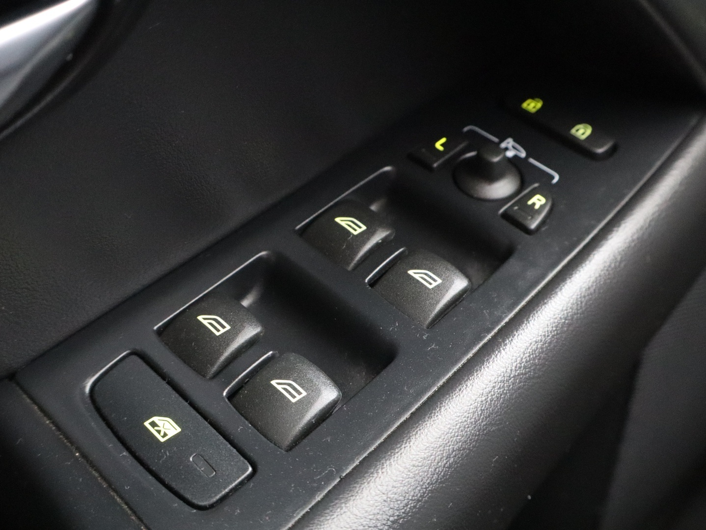 VOLVO V70 2013