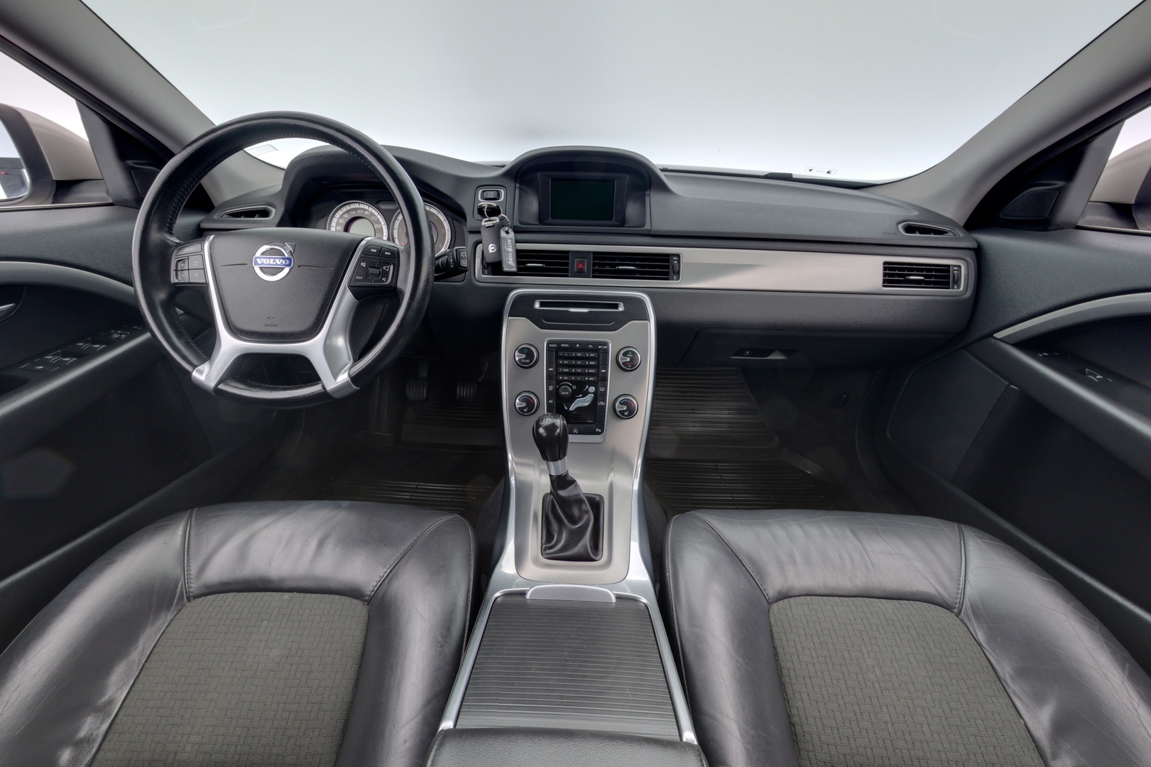 VOLVO V70 2013