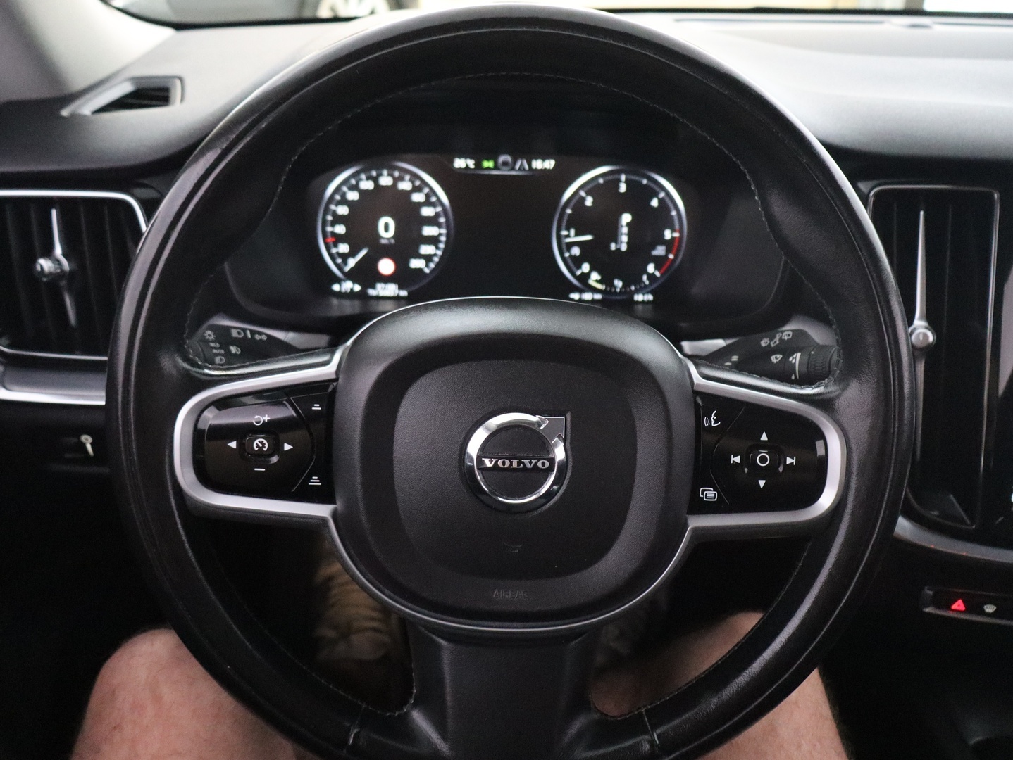 VOLVO V60 2019