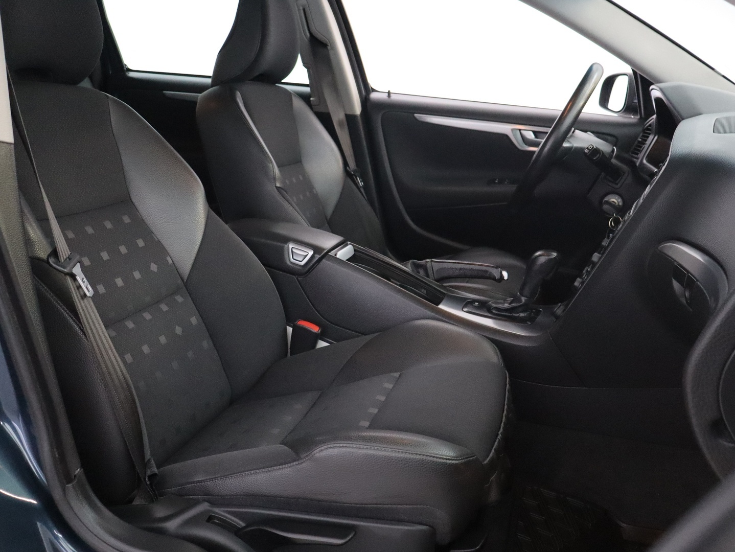 VOLVO V70 2005