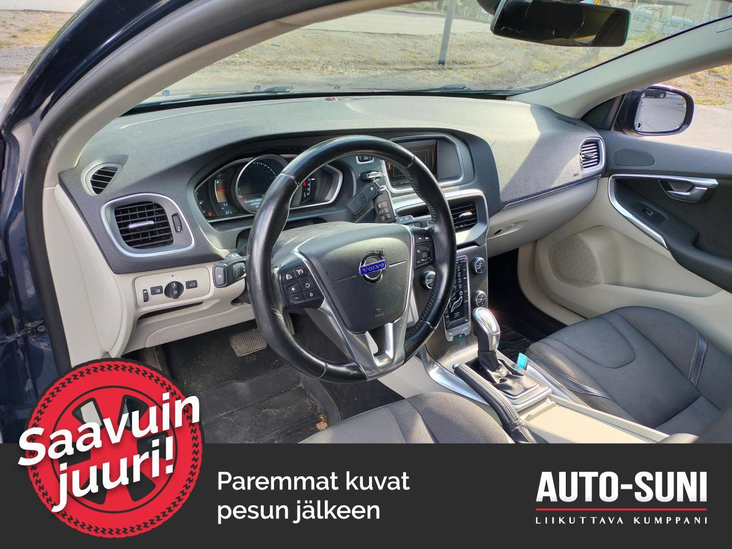 VOLVO V40 Cross Country 2013