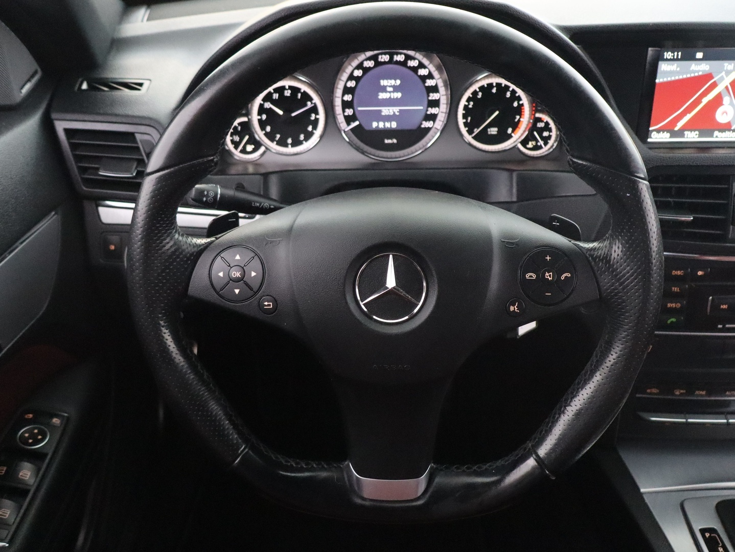 MERCEDES-BENZ E 2010