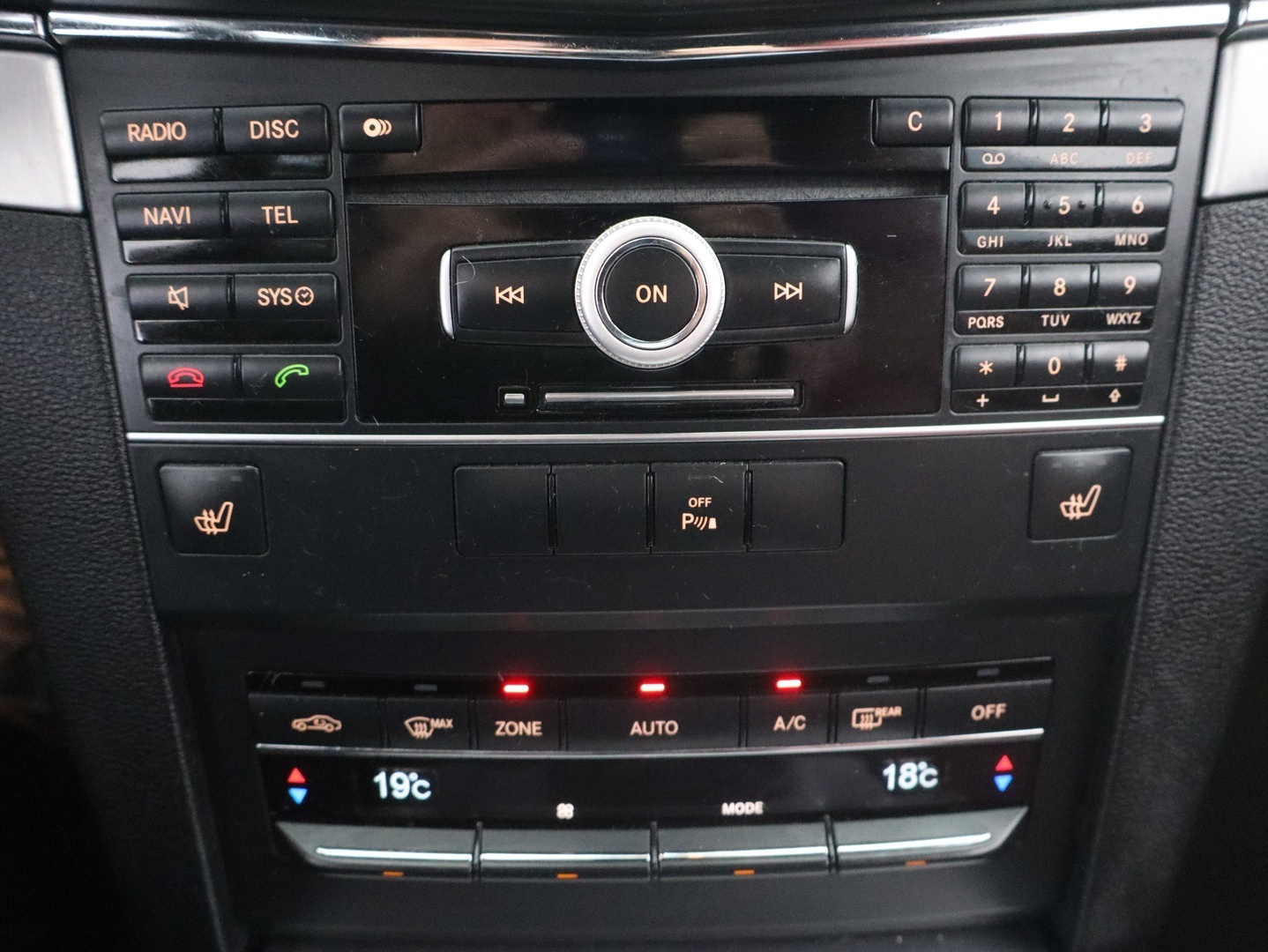 MERCEDES-BENZ E 2010