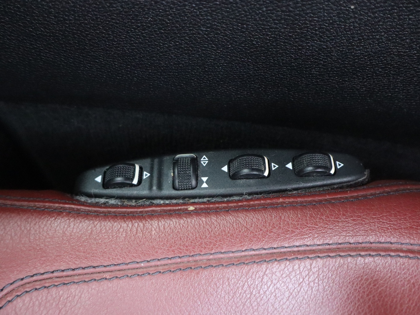 MERCEDES-BENZ E 2010