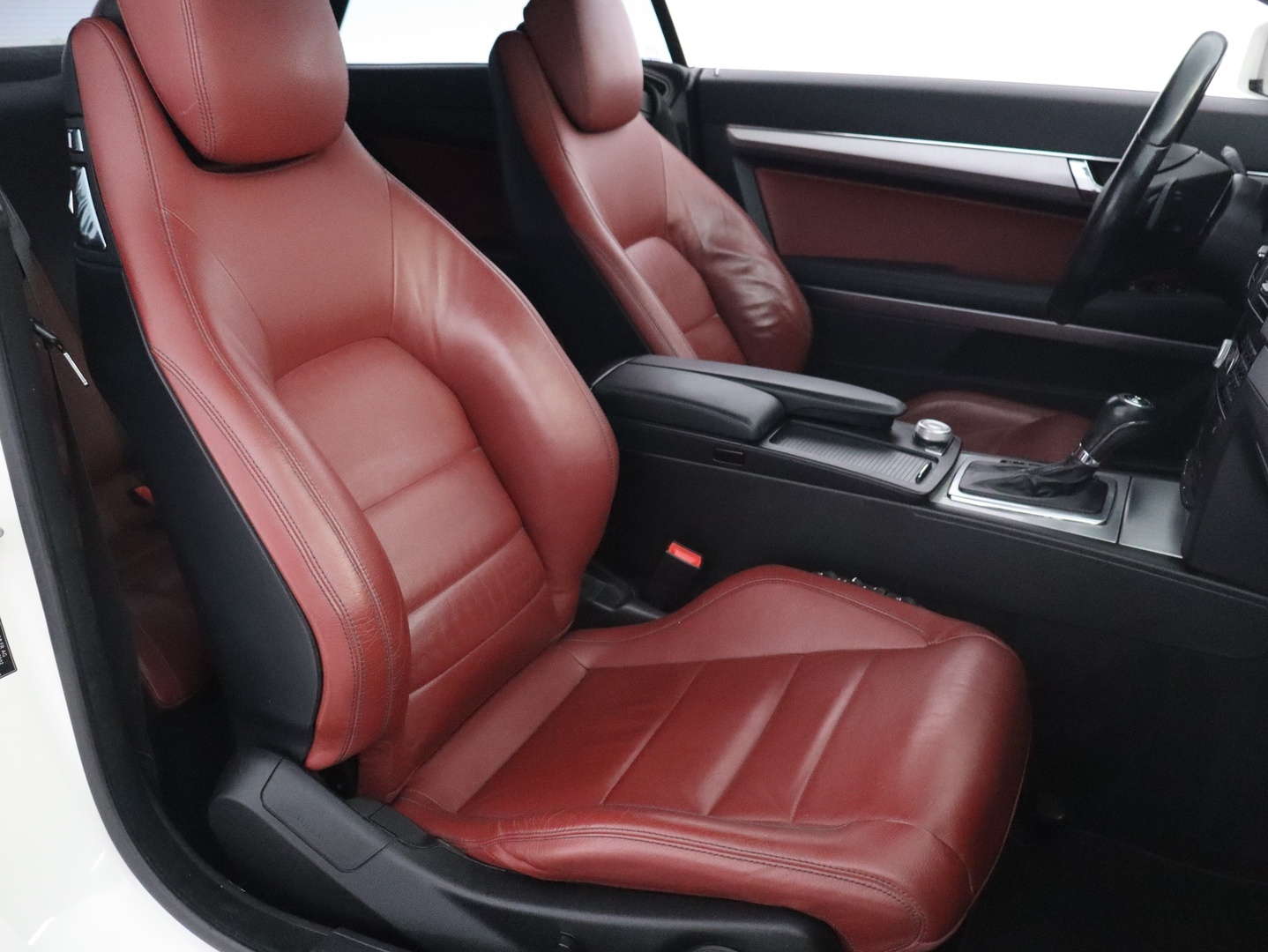 MERCEDES-BENZ E 2010