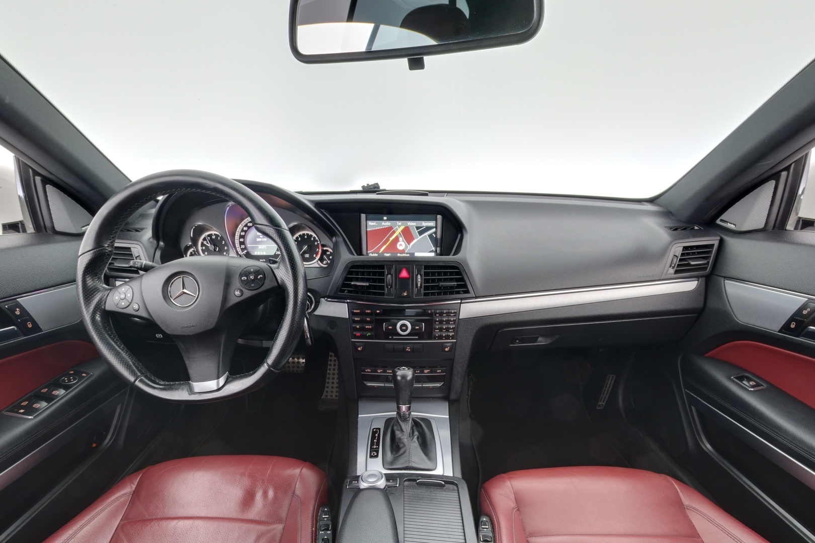 MERCEDES-BENZ E 2010
