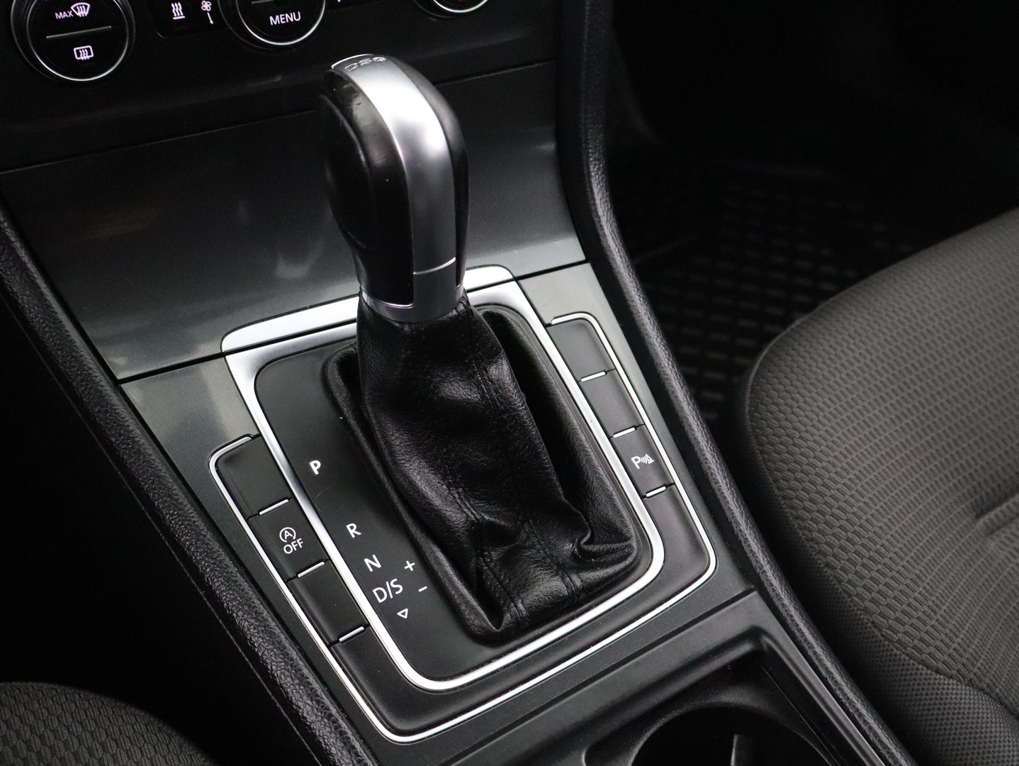 VOLKSWAGEN Golf 2017