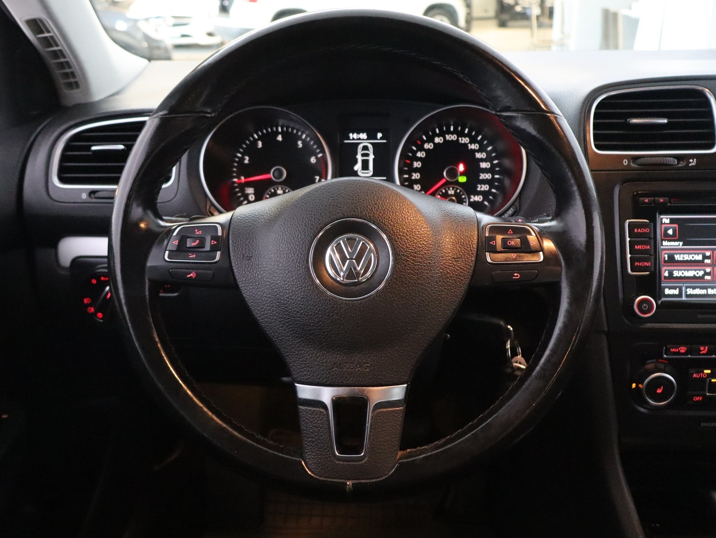 VOLKSWAGEN Golf 2010